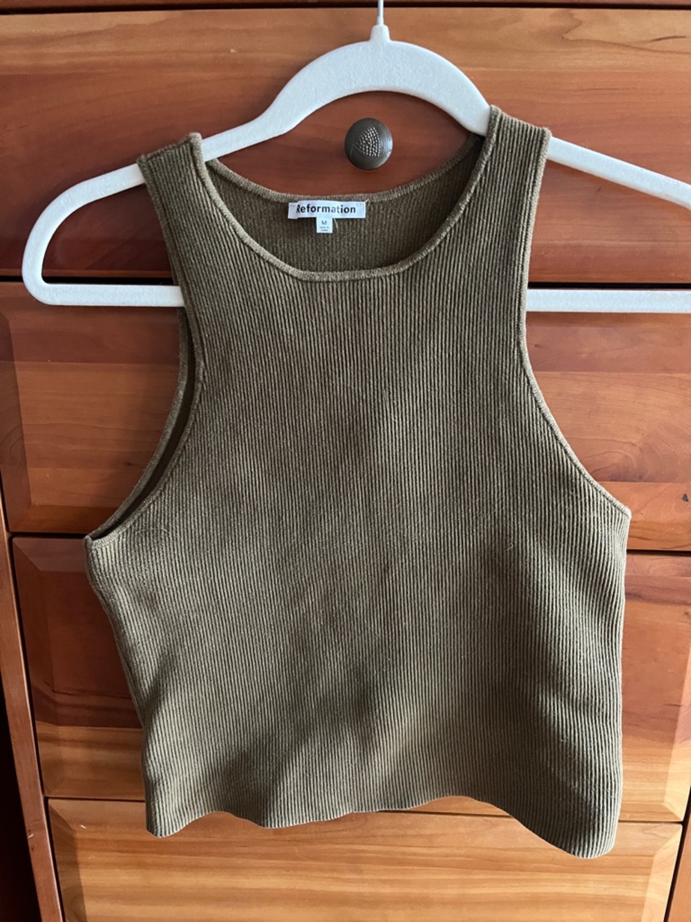 Details

Reformation's Hudson rib-knit tank, size Medium. Army green color.